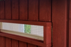 Keine Sauna, keine Stuga, sondern ein Hühnerstall. Langsam nimmt er Formen an. Keine Sauna, keine Stuga, sondern ein Hühnerstall. Langsam nimmt er Formen an.